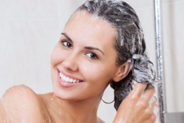 How To Properly Wash Your Hair – The Right Way